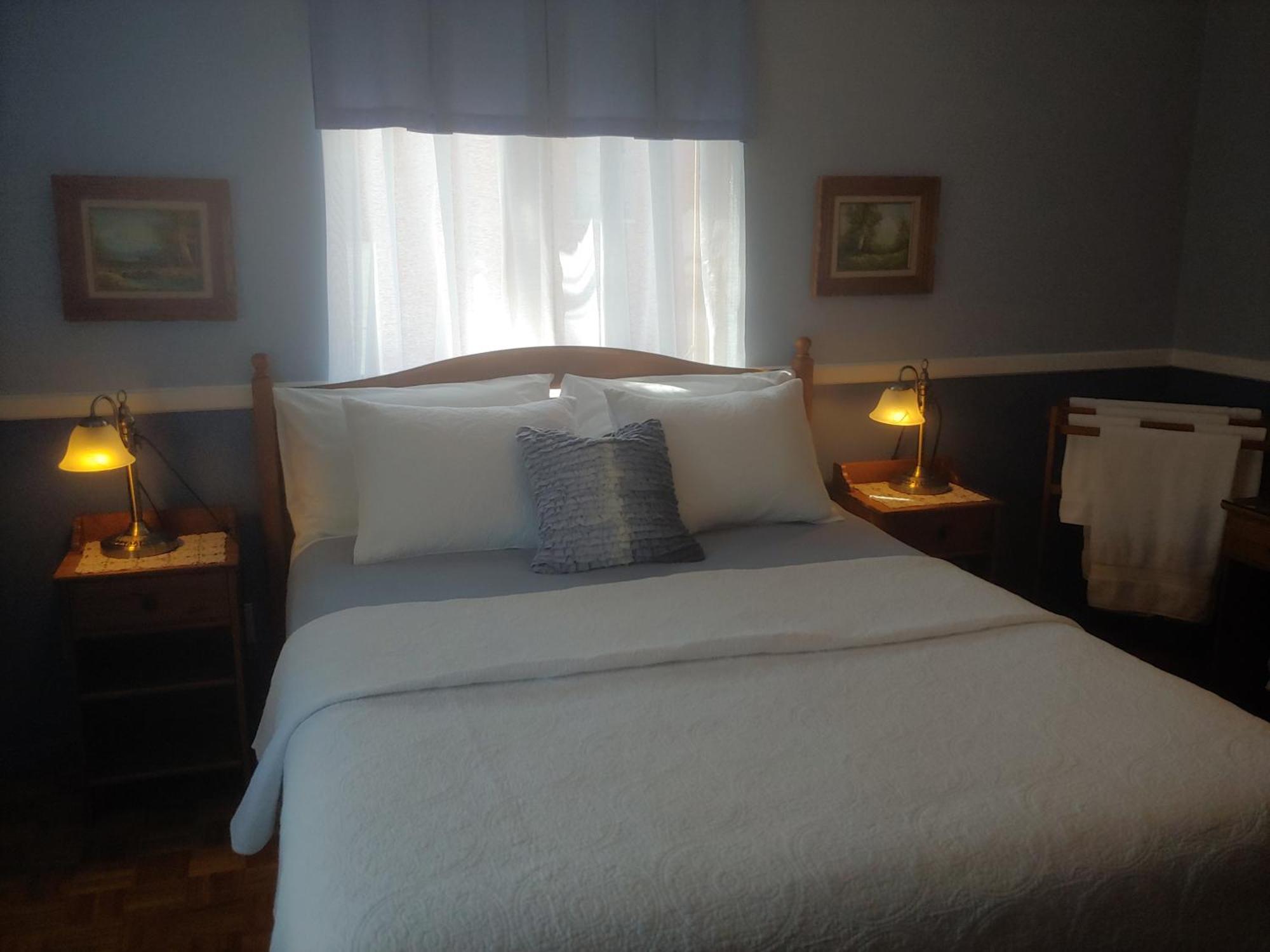 3 Bedrooms 3 Beds Near Metro -2 Parking Free モントリオール エクステリア 写真